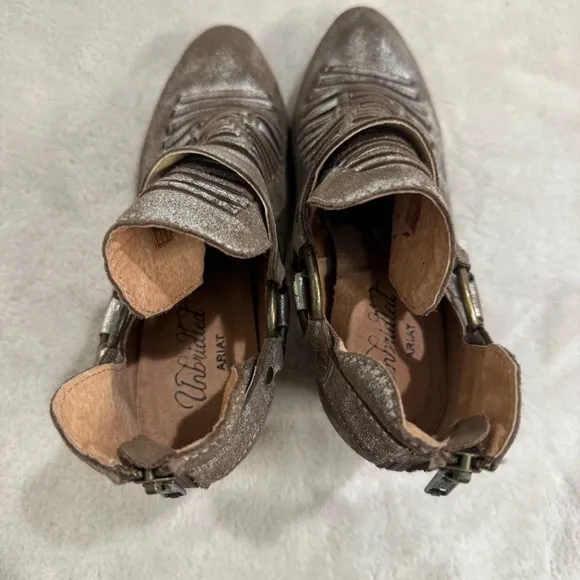 Ariat Unbridled Jaelle Western Leather Metallic Zipper Ankle Booties Boots