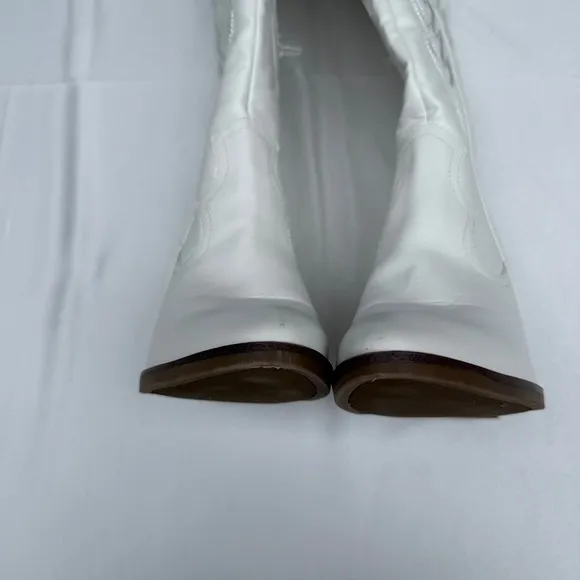 ARULA White Heeled Boots Western Style Women’s Size 8 Wide Calf/Wide