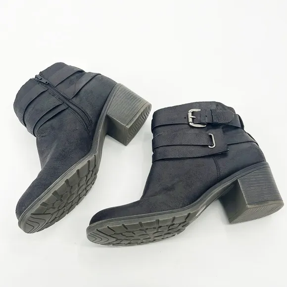 Baretraps Dionna Ankle Boots Black Burnished size 10 Straps