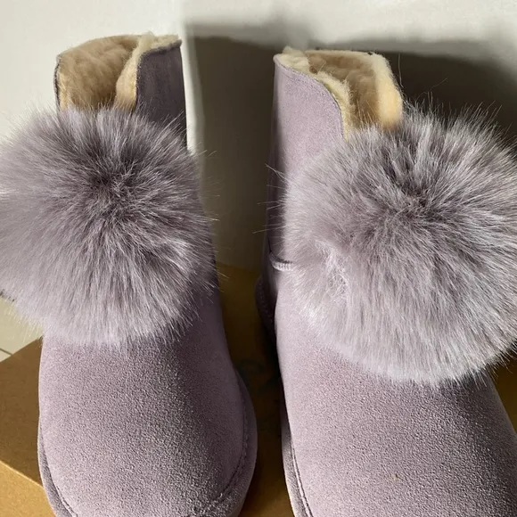 Bearpaw Women's Boots Suede Pom Pom Boot With Rain Repellent Liv Wisteria 9.5M