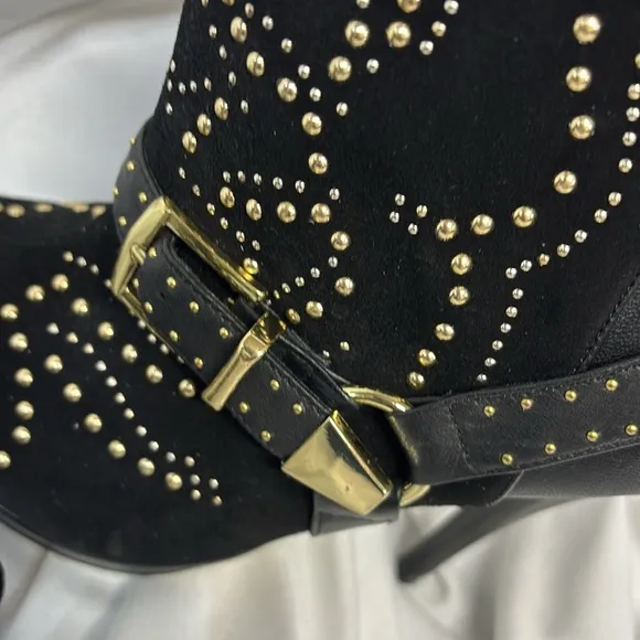 BEBE Chelsea Black belted REAL Suede Leather Studded Boots Heels size 8