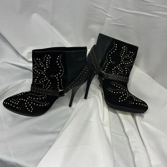 BEBE Chelsea Black belted REAL Suede Leather Studded Boots Heels size 8