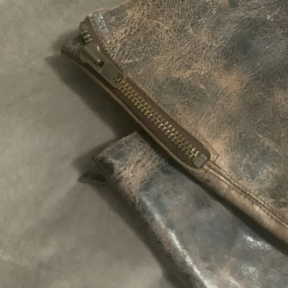 Bed Stu 8 black leather distressed 2 zippers
