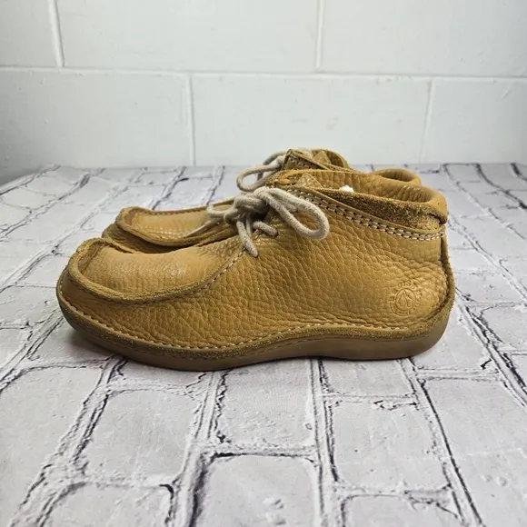 BedStu tan yellow pebbled leather moccasin chukka ankle boots