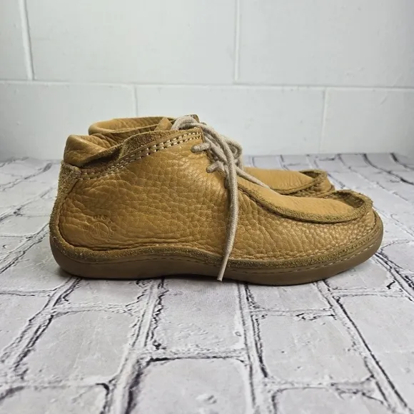 BedStu tan yellow pebbled leather moccasin chukka ankle boots