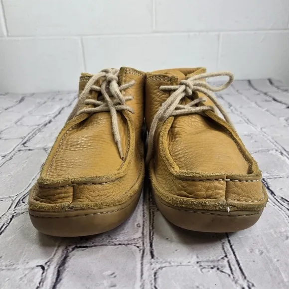 BedStu tan yellow pebbled leather moccasin chukka ankle boots