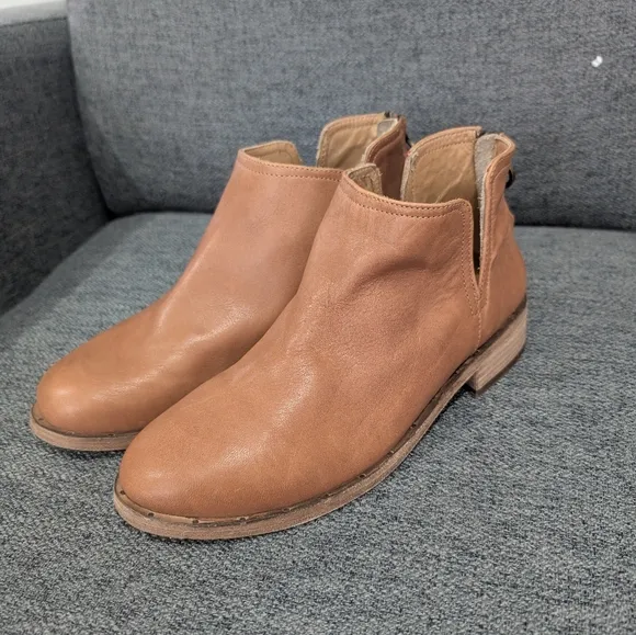 Beek Falcon Leather Ankle Bootie