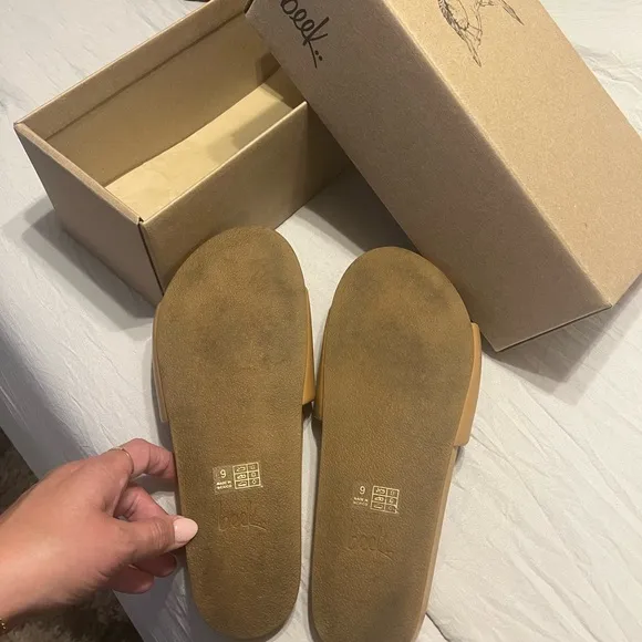 Beek Gallito Leather Slide Sandals