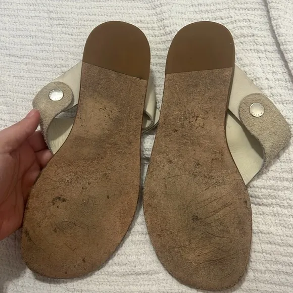 Beige Suede Toe Ring Sandals