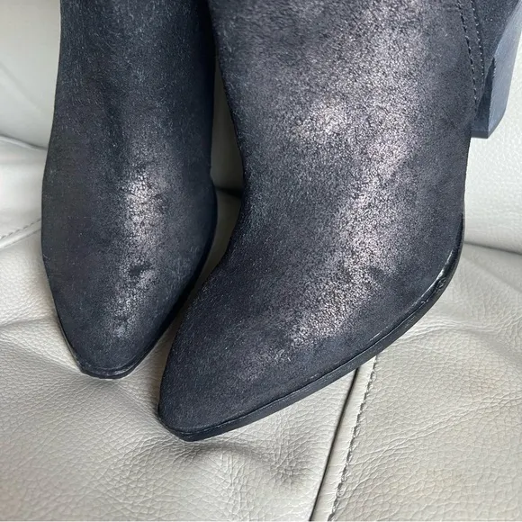 Belle  By Siegerson Morrison Lamar Pull On Ankle Boots Sz 7.5 B Metallic Black