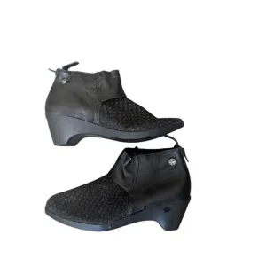 Bernie Mev New York Women's Black Wedge Ankle Boots Size EU 37