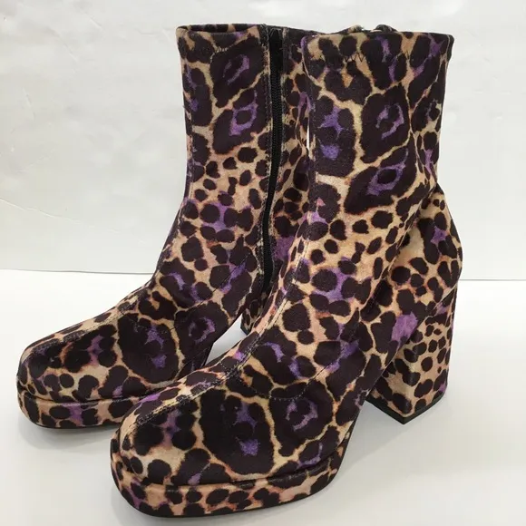 Betsey Johnson Matcha Tan Leopard Velvet Sock Ankle Zip up Block Heel Bootie 9.5