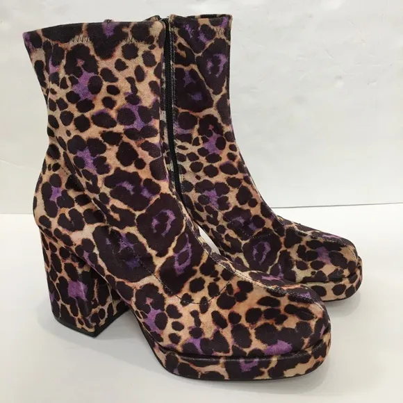 Betsey Johnson Matcha Tan Leopard Velvet Sock Ankle Zip up Block Heel Bootie 9.5