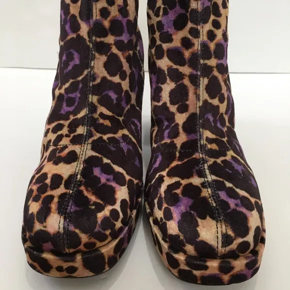 Betsey Johnson Matcha Tan Leopard Velvet Sock Ankle Zip up Block Heel Bootie 9.5