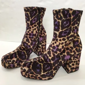 Betsey Johnson Matcha Tan Leopard Velvet Sock Ankle Zip up Block Heel Bootie 9.5