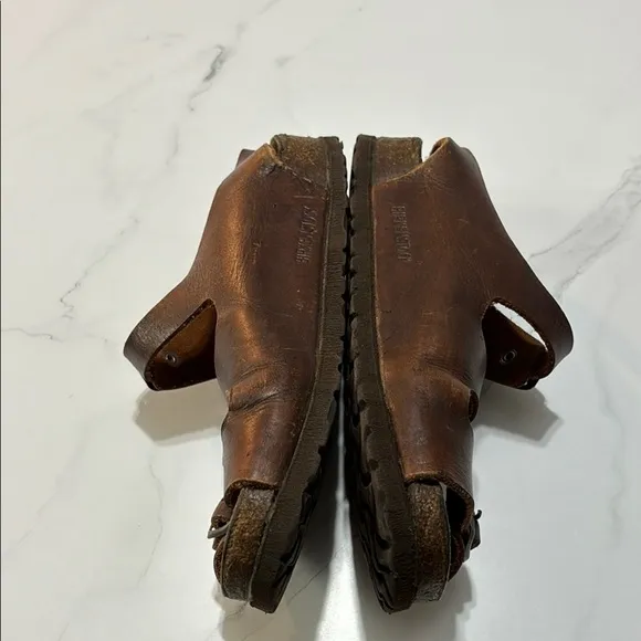 BIRKENSTOCK Brown Leather Sandals