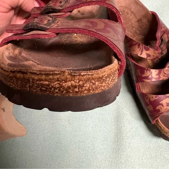 Birkenstock vegan red gold print  3 buckle Florida sandals slip on broke in