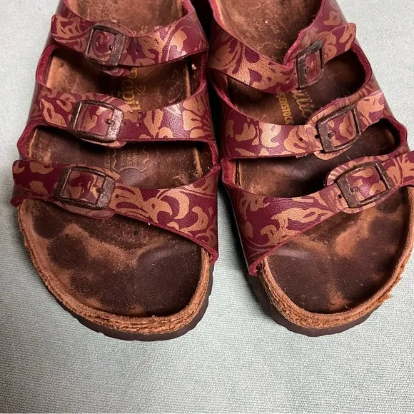 Birkenstock vegan red gold print  3 buckle Florida sandals slip on broke in