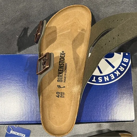 Birkenstock Women’s Arizona Sandals Stone Size 9 US 40 EU Narrow fit