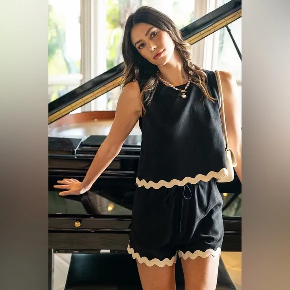 Black &amp; White Ric Rac Trim Detailed Top &amp; Shorts Set