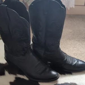 Black Ariat Heritage Western Cowboy Boots