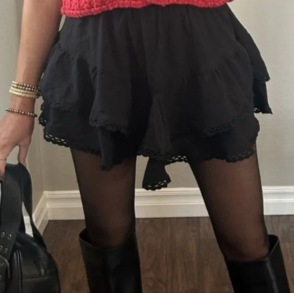 Black Cowgirl Style Lace Trim Ruffled Skirt