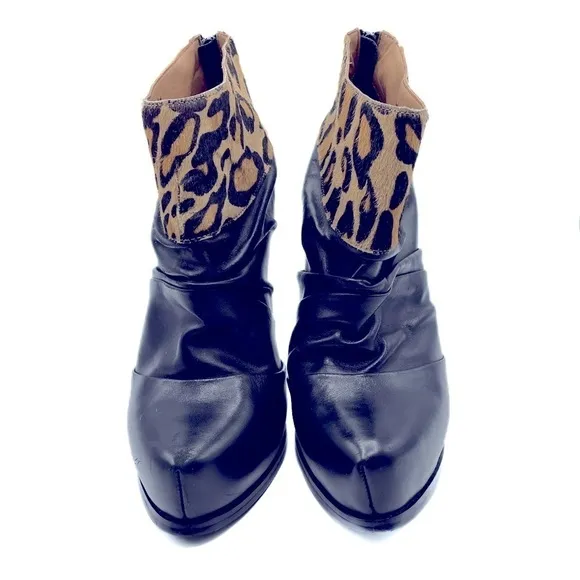 Black leather leopard cuff ankle booties EU size 39 Brand 5l48 from Saks 5th Ave
