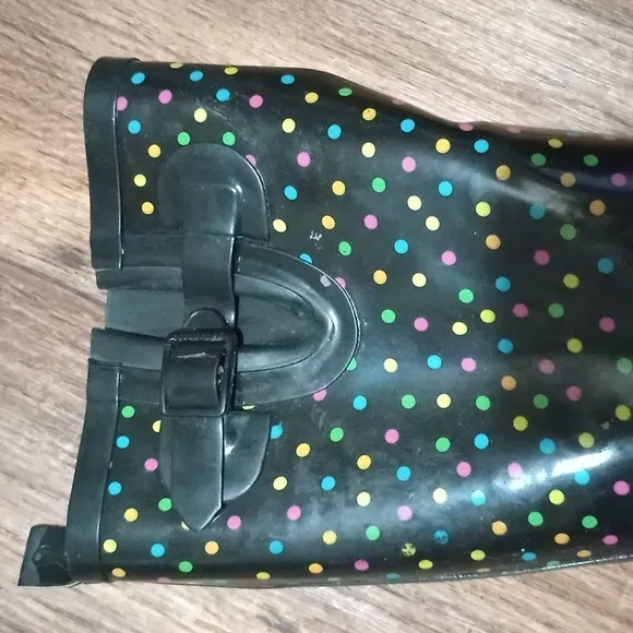 Black Winter and Rain Boots with Glossy Finish and Stylish Design