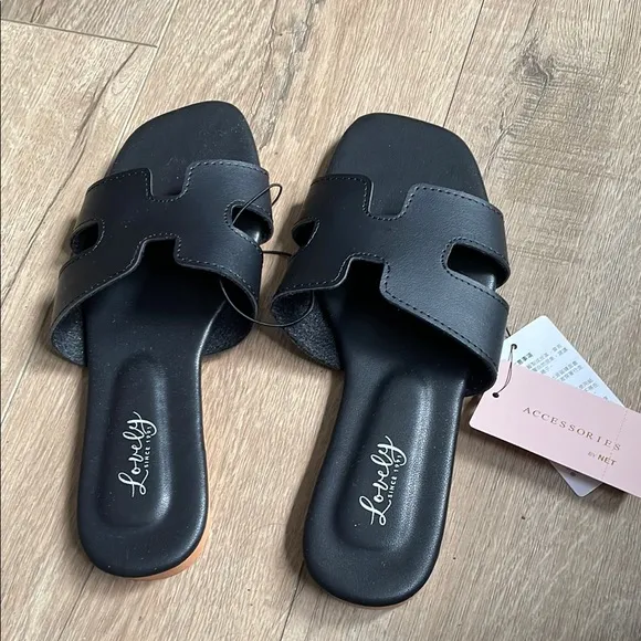 Black Women's Slide Sandals size 8.5 / size 39