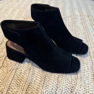 Blondo Suede Maria Waterproof woman’s size 9 Black chunky heel ankle wrap