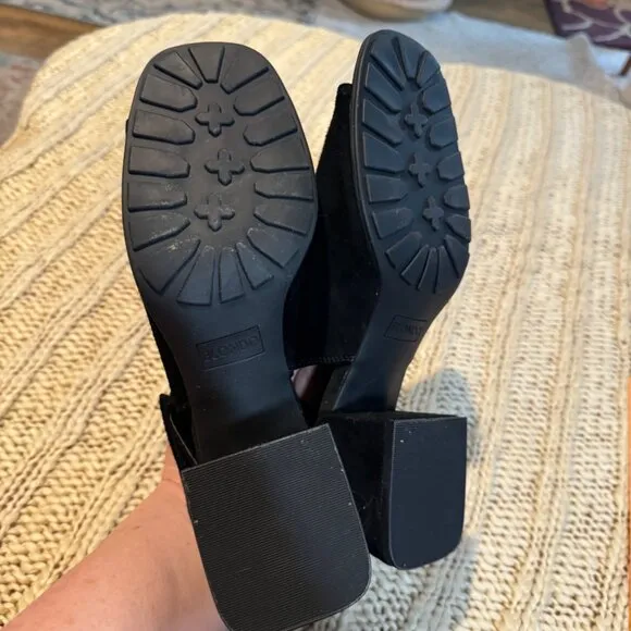 Blondo Suede Maria Waterproof woman’s size 9 Black chunky heel ankle wrap