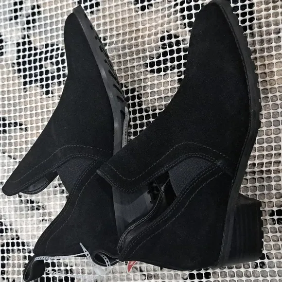 Blondo USA Sandra Waterproof Bootie