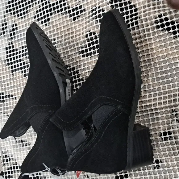Blondo USA Sandra Waterproof Bootie