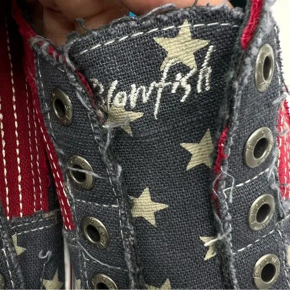 Blowfish Malibu Slip-On Sneakers Red, White, &amp; Blue Stars Distressed Size 9