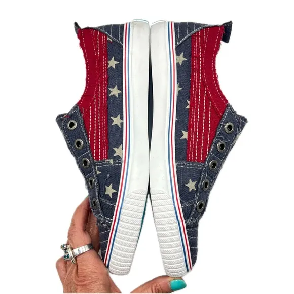Blowfish Malibu Slip-On Sneakers Red, White, &amp; Blue Stars Distressed Size 9