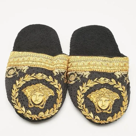 BNWT Versace Women’s Crystal Embellished Baroque Print Slides Size Medium US 8/9