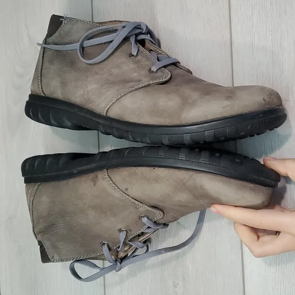 Bogs Mens Eugene Chukka Waterproof Leather Boots shoes sz 11.5