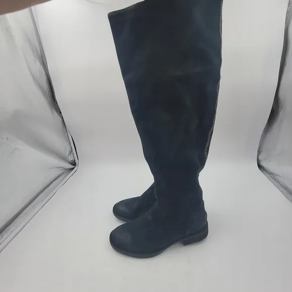 Born Black Cricket Suede Tall Fashion Boots Size 6