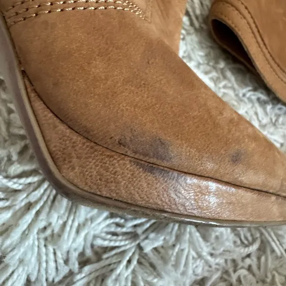 BOUTIQUE 9 &quot;Harper&quot; Leather Natural Tan Boot in size 8.5M