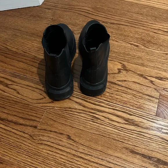BP Niya Lug Sole Chelsea Boot