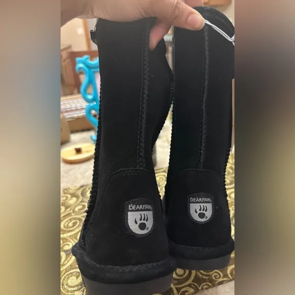 Brand New BEARPAW Boots