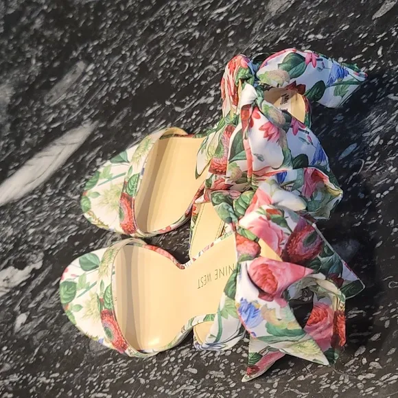 BRAND NEW NINE WEST KOBS ANKLE BOWNOT TIE SANDAL (WOMEN)