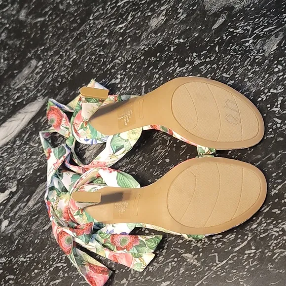 BRAND NEW NINE WEST KOBS ANKLE BOWNOT TIE SANDAL (WOMEN)