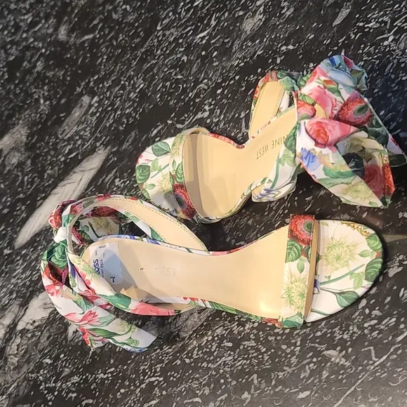 BRAND NEW NINE WEST KOBS ANKLE BOWNOT TIE SANDAL (WOMEN)