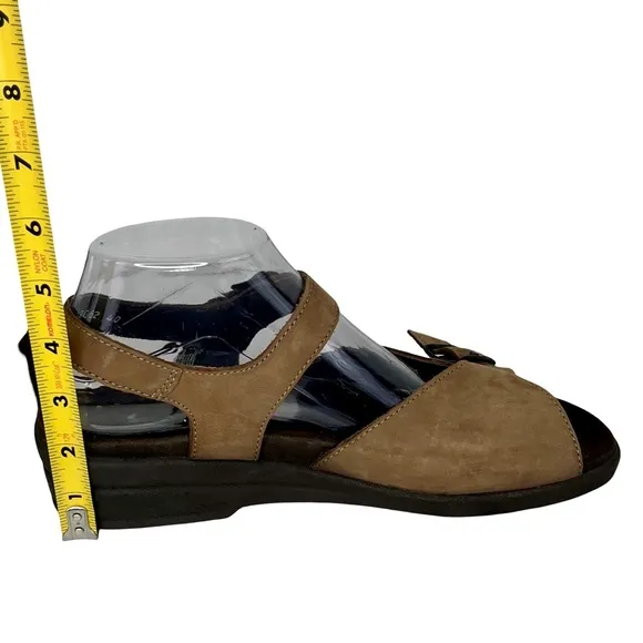 Brown Leather Sandals with Adjustable Straps