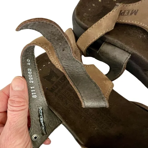 Brown Leather Sandals with Adjustable Straps