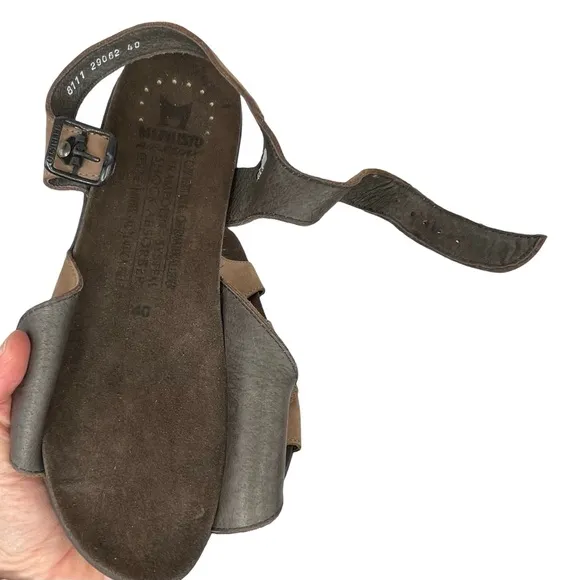 Brown Leather Sandals with Adjustable Straps