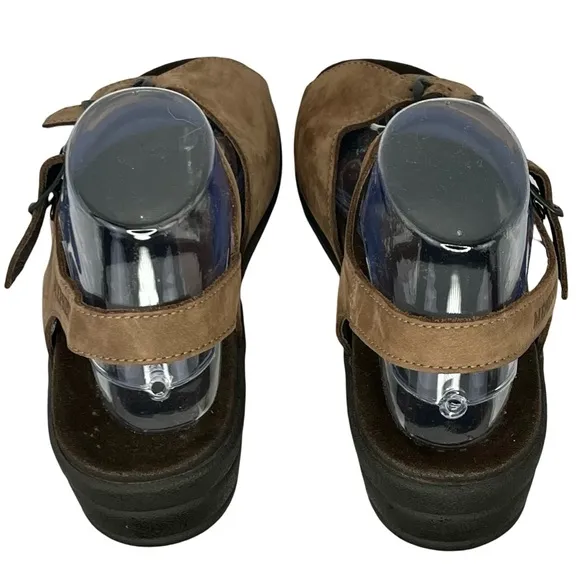 Brown Leather Sandals with Adjustable Straps