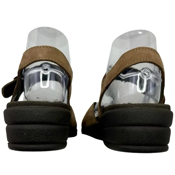 Brown Leather Sandals with Adjustable Straps