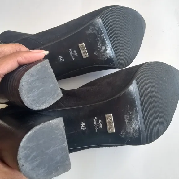 Buffalo London black suede ankle Boots block heel size 40 EUC